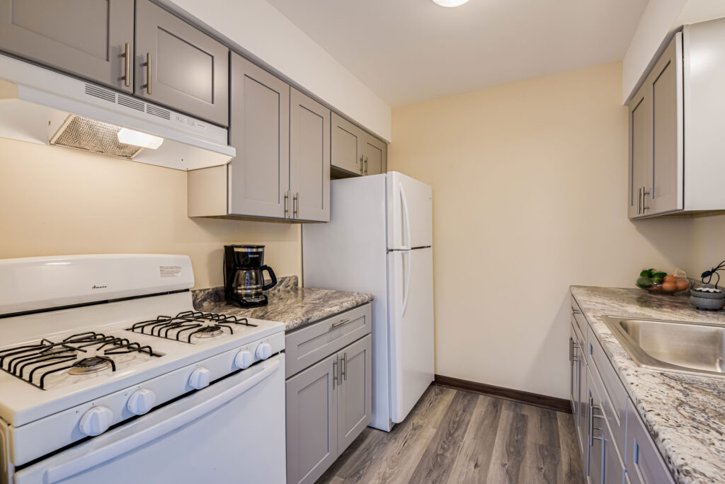 Loomis Road Apartments Greenfield, WI Select Properties