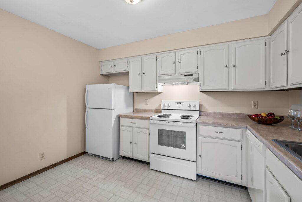 Good Hope Road Apartments | Glendale, WI | Select Properties