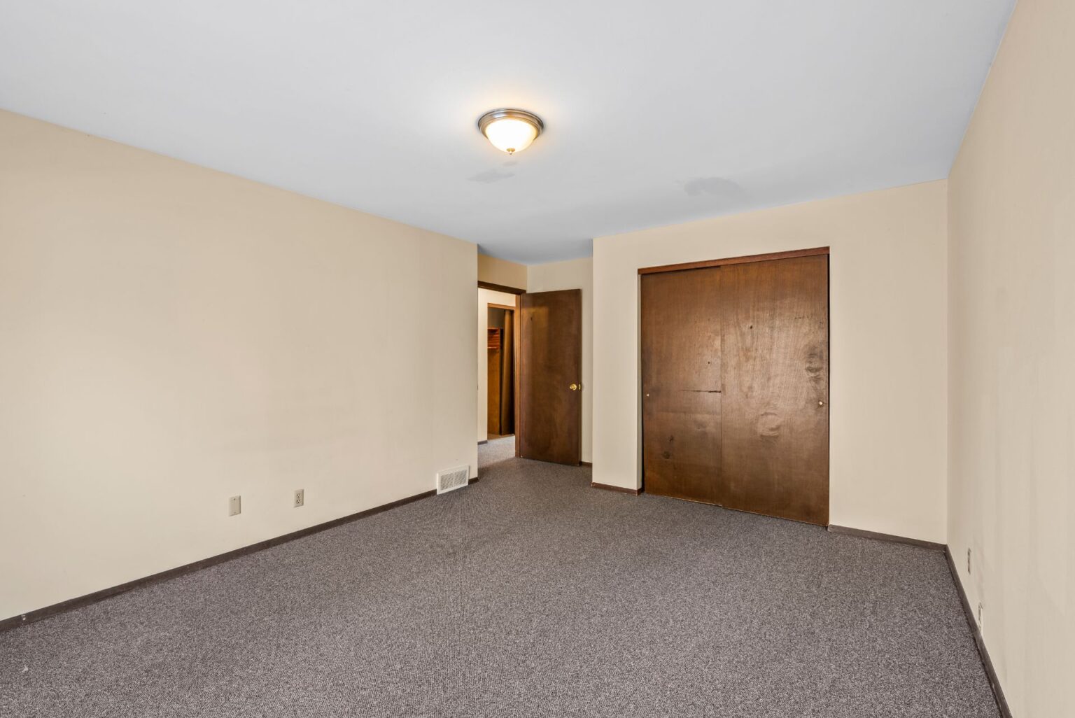 Good Hope Road Apartments | Glendale, WI | Select Properties